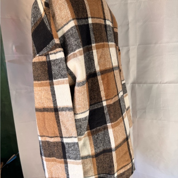 Plaid Button-Up Shacket - Picture 5 of 5